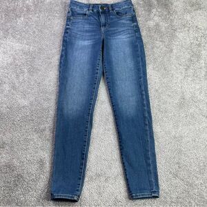 American Eagle Jeans Women’s 2 Blue Medium Wash Curvy High Rise Jegging Stretch